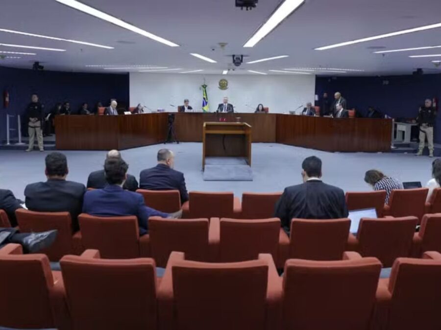 STF avança para determinar prisão de Bolsonaro após rejeitar primeiros recursos
