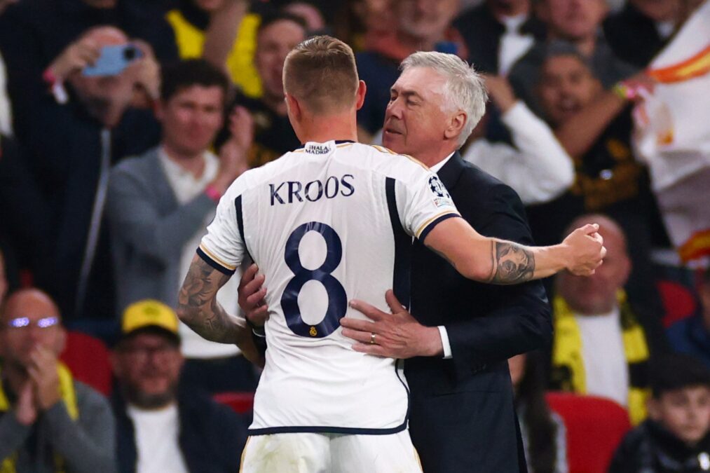 Ex-Real elege melhor time da história com três brasileiros e Ancelotti