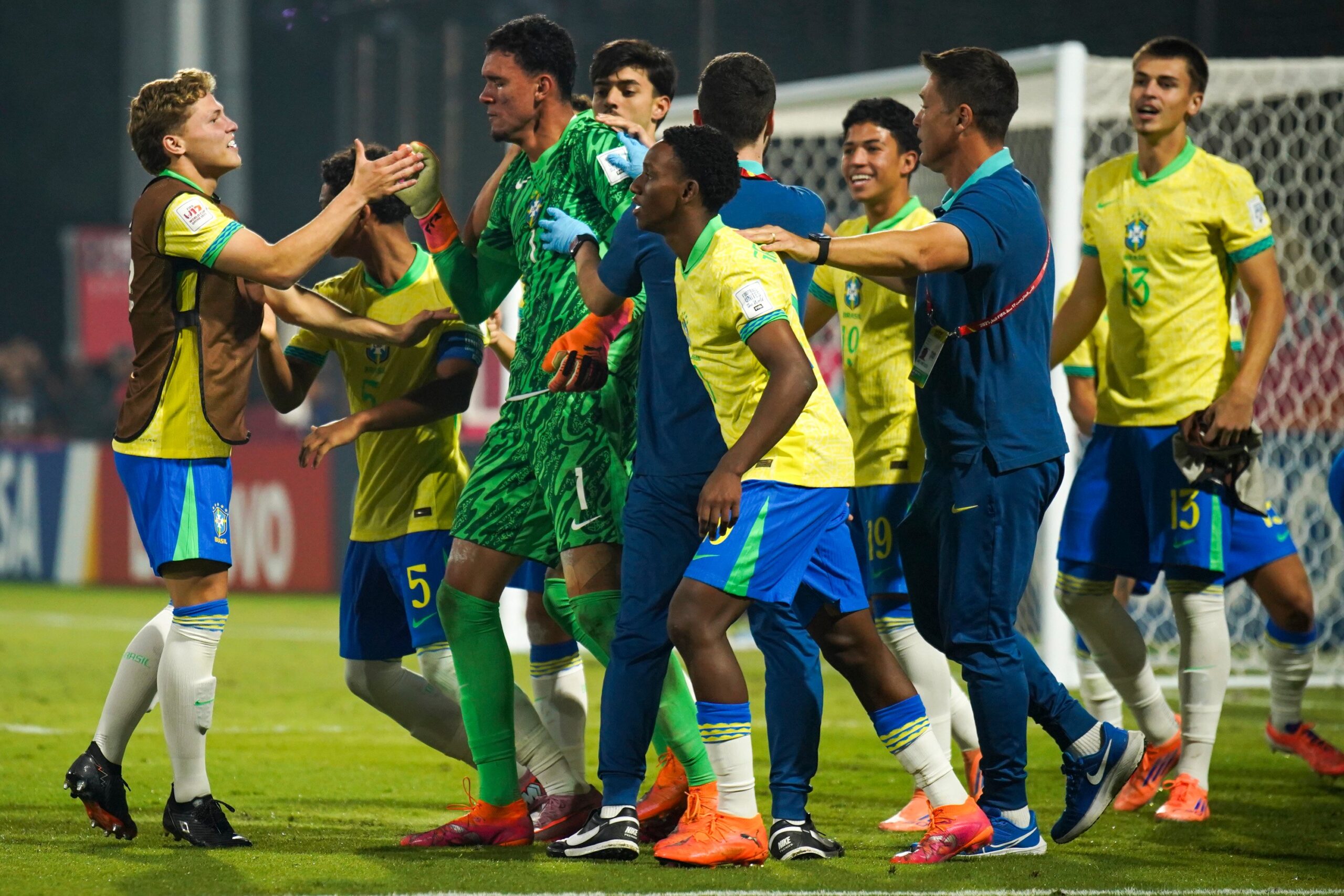 Brasil vence a França e avanca às quartas de final da Copa do Mundo sub-17