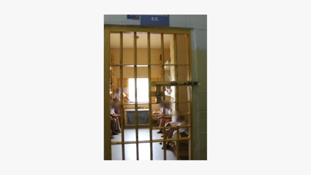 celas-com-tv-e-banheiros-coletivos:-saiba-como-e-o-presidio-para-onde-robinho-foi-transferido