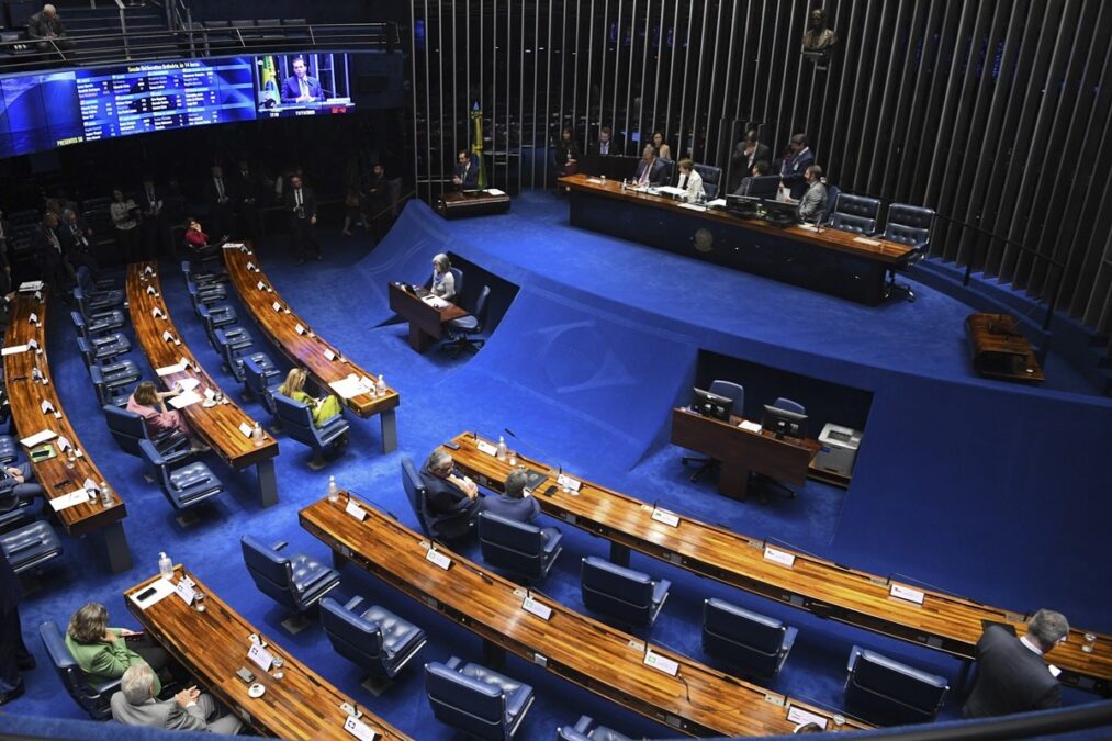 Senado aprova projeto que resgata parte da MP do IOF