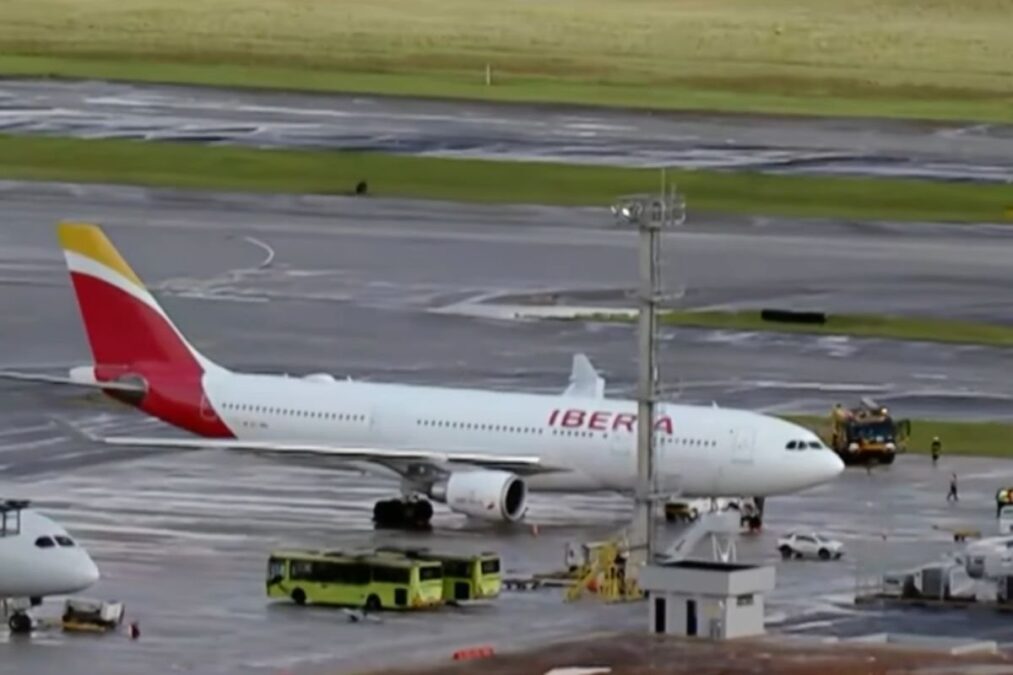 Avião com destino a Madri retorna para Guarulhos 30 min após decolagem