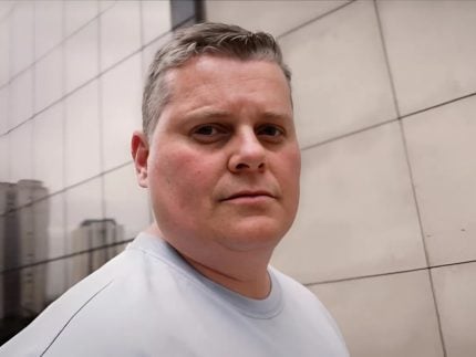 “tremembe”:-sandrao-processa-a-amazon,-pede-r$-3-milhoes-e-quer-serie-retirada-do-ar