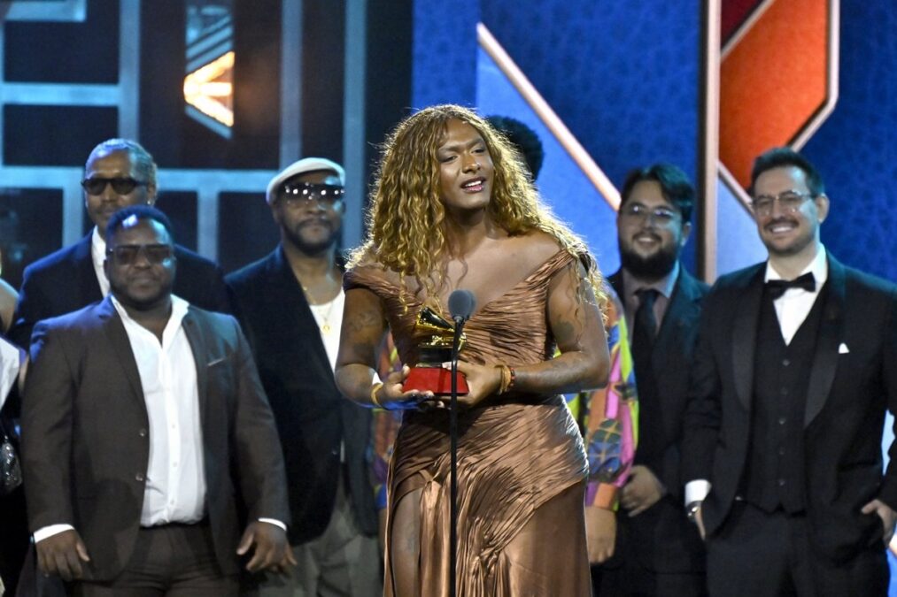 Liniker mostra ao mundo união de música e moda ao conquistar 3 Grammys
