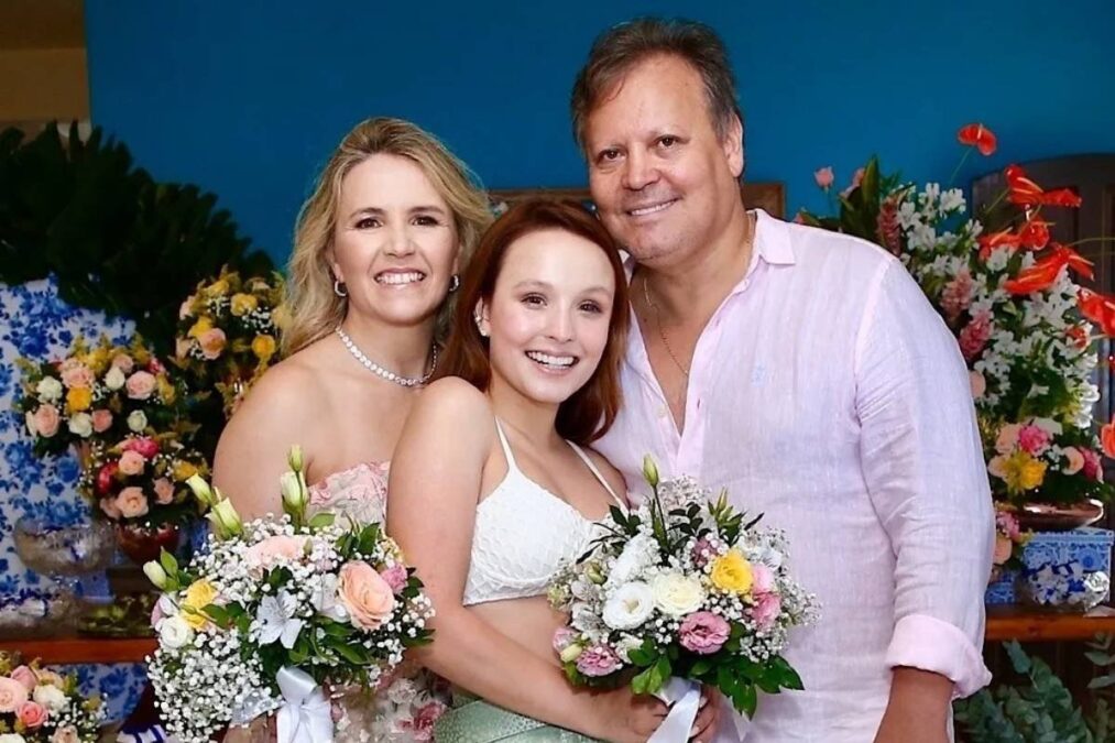 Distância de Larissa Manoela dos pais vai além da briga por dinheiro