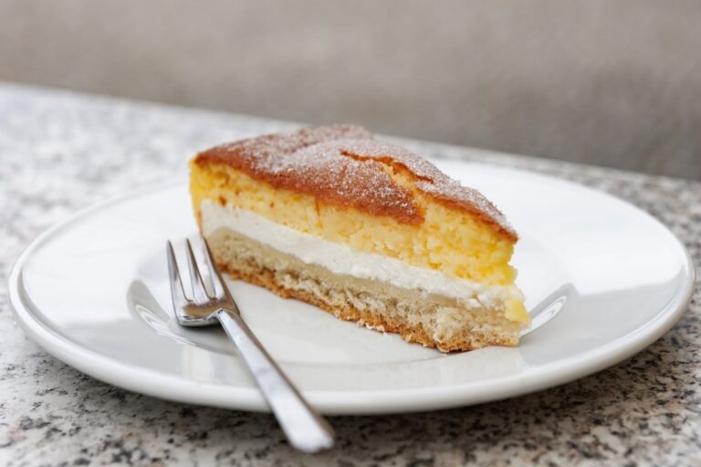 bolo-alemao-cremoso-de-tres-camadas-e-pura-tradicao-e-sabor