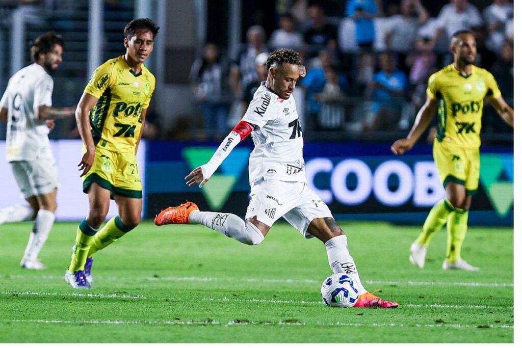 neymar-faz-gol,-comete-penalti-e-santos-fica-no-empate-com-mirassol