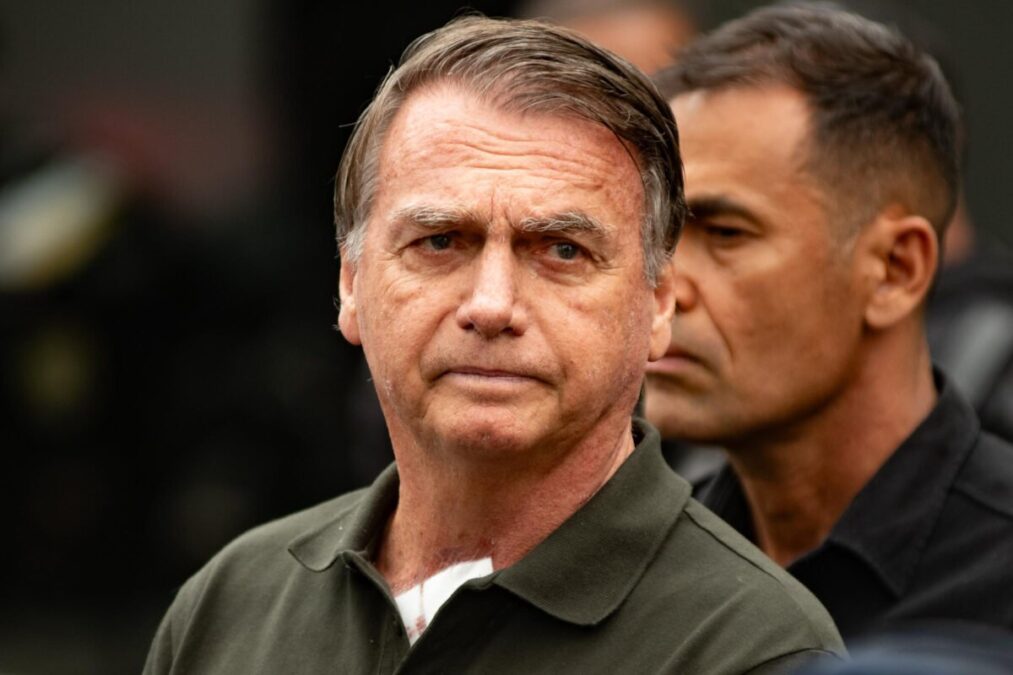 Deputado aliado de Bolsonaro avalia trocar PL por partido do Centrão