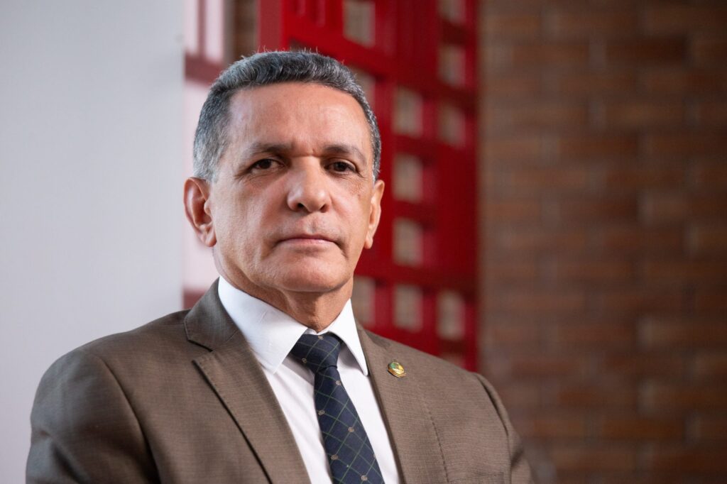 lider-do-partido-de-tarcisio-manifesta-apoio-a-indicacao-de-messias