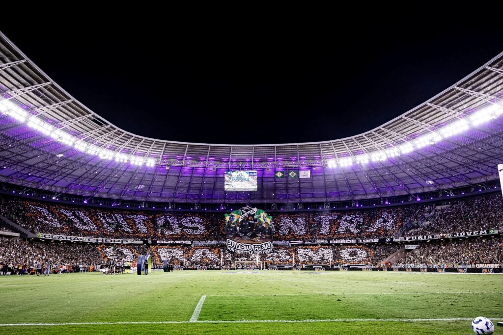 torcida-do-ceara-faz-mosaico-contra-o-racismo-no-estadio-castelao