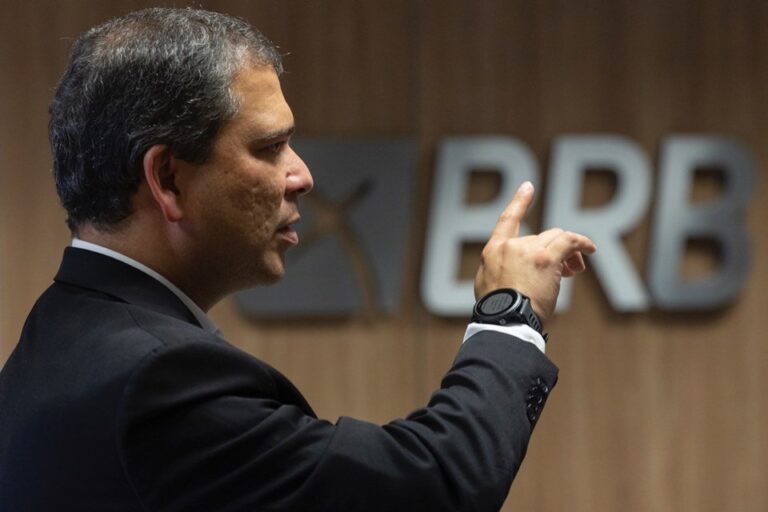 paulo-henrique-costa,-ex-brb,-diz-que-vai-colaborar-com-investigacoes