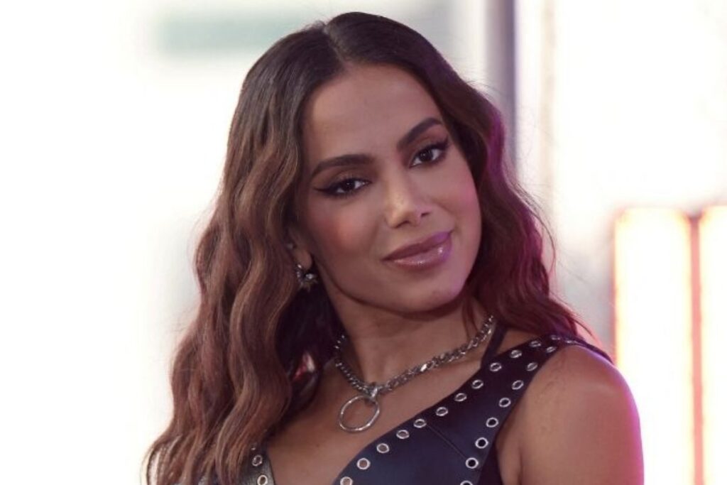anitta-removeu-tatuagem-por-conta-de-retiro-espiritual?-entenda-o-caso