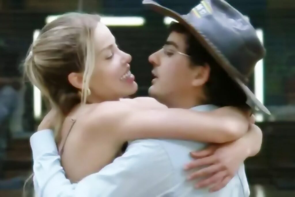 a-fazenda-17:-peoa-e-detonada-apos-“beijo-culposo”-em-favorito