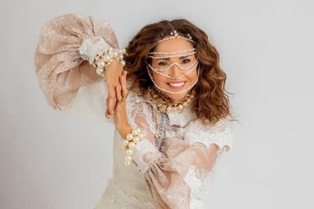 daniela-mercury-reforca-arte-politica-em-versao-de-luxo-de-cirandaia