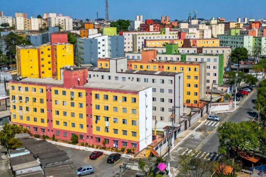 Investidores lucram com leilões da Cohab após despejo de baixa renda