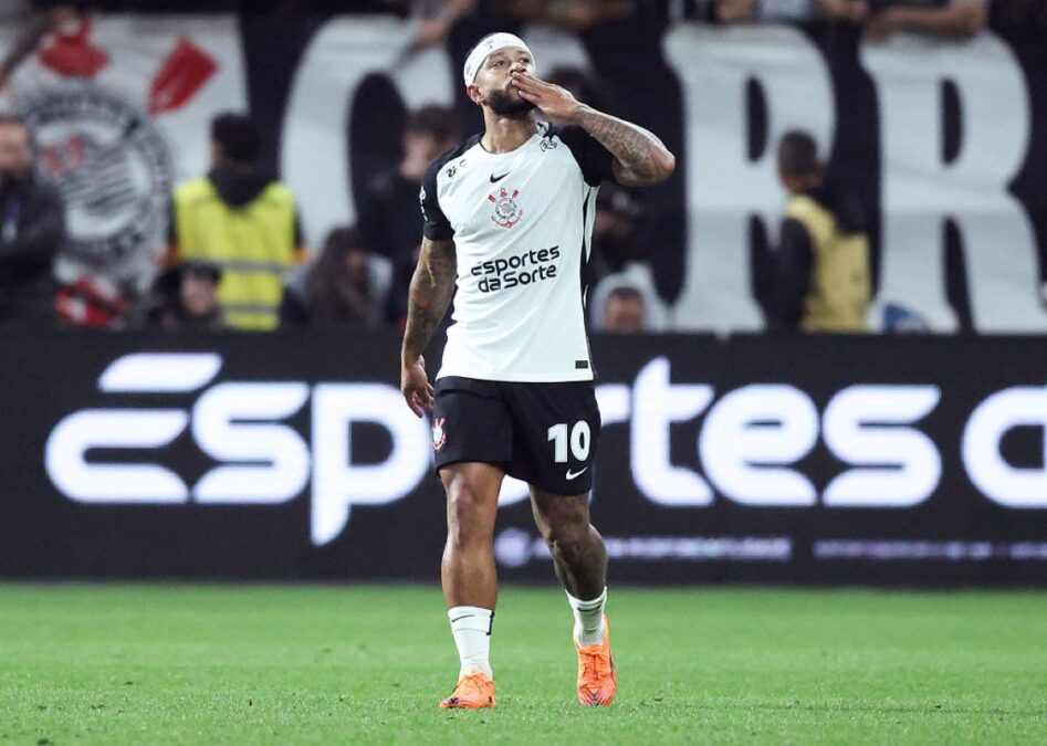 Brasileirão: duelos por vaga na Libertadores movimentam o domingo