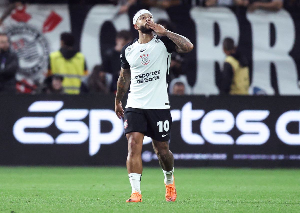 Brasileirão: duelos por vaga na Libertadores movimentam o domingo