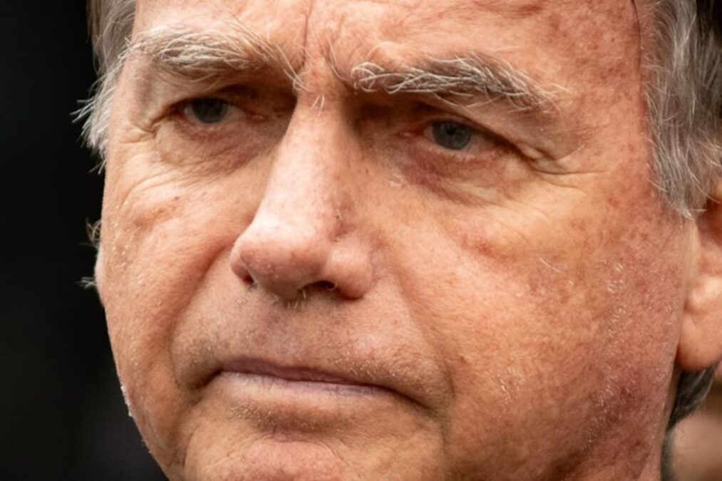 Quando a direita largará a alça do caixão de Bolsonaro?
