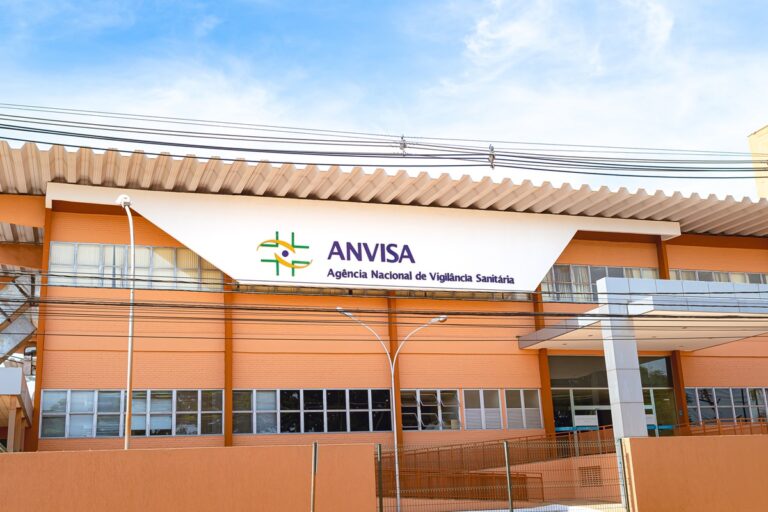 mudanca-na-fila-de-registros-da-anvisa-favorece-gigantes-farmaceuticas