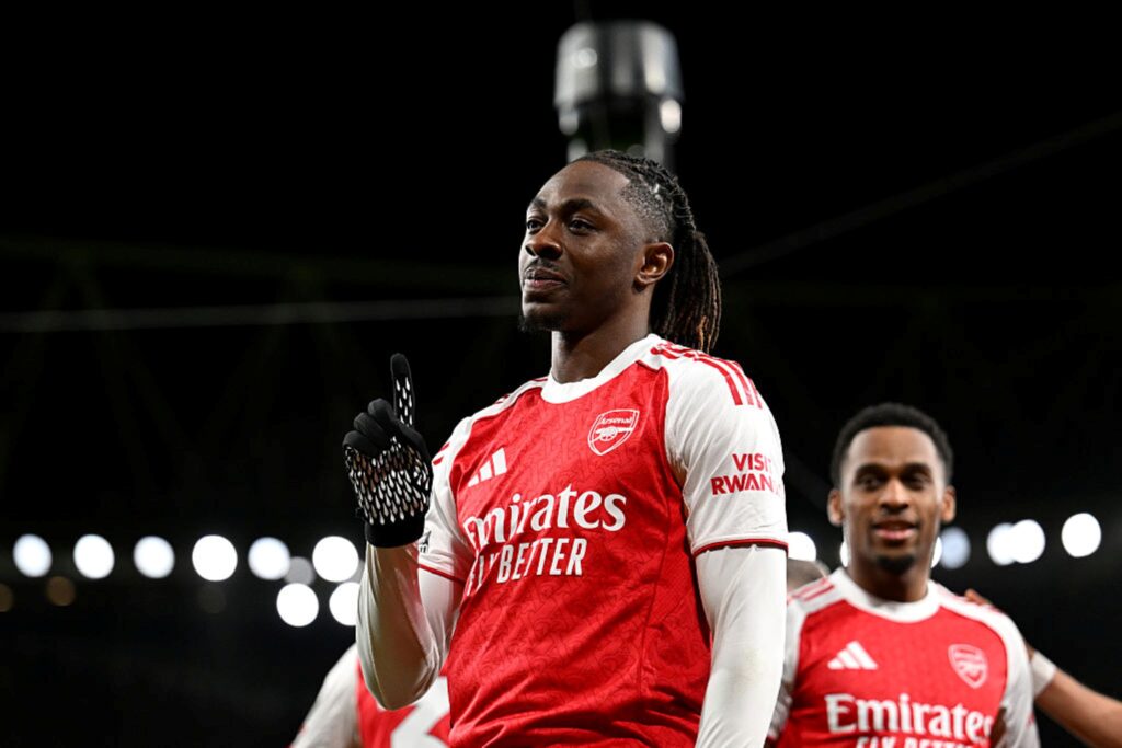 com-show-de-eze,-arsenal-goleia-o-tottenham-na-premier-league