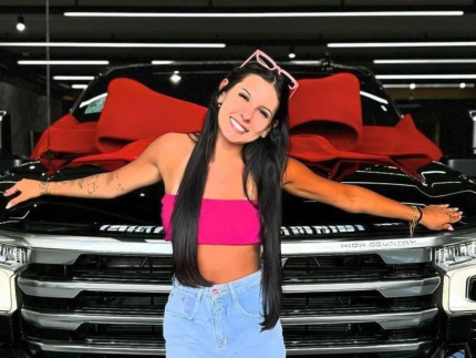 ana-castela-anuncia-venda-de-caminhonete-avaliada-em-mais-de-r$-500-mil