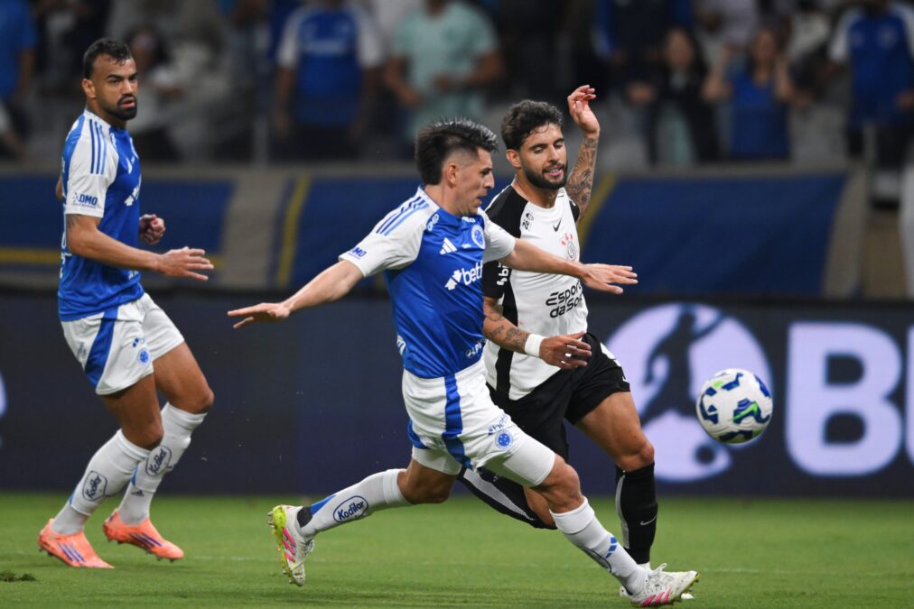 Brasileirão: assista melhores momentos de Cruzeiro 3 x 0 Corinthians