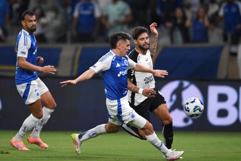 brasileirao:-assista-melhores-momentos-de-cruzeiro-3-x-0-corinthians