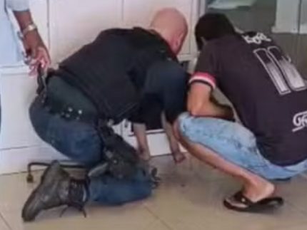 menino-de-3-anos-fica-preso-em-armario-de-banco-e-mobiliza-operacao-de-resgate