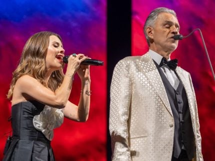 critica:-andrea-bocelli-transforma-feriadao-em-espetaculo-e-emociona-multidao-no-pacaembu