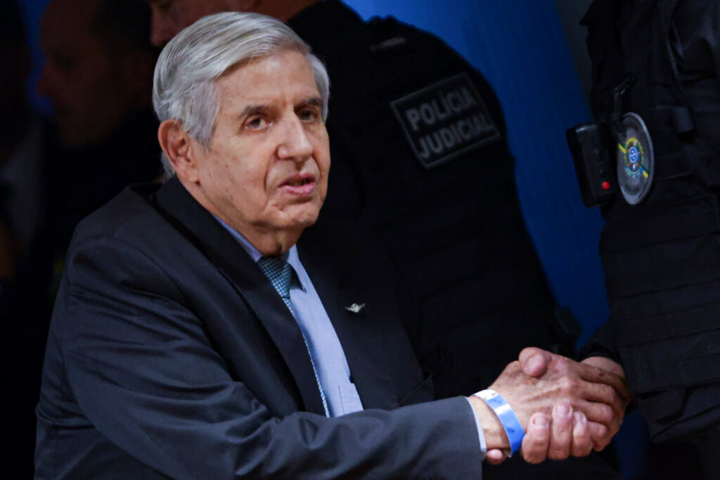 em-novo-embargo,-general-augusto-heleno-pede-absolvicao-ao-stf