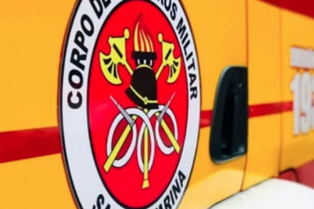 Motociclista mata homem atropelado e bate em dois carros no DF