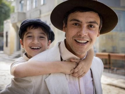 “eta-mundo-melhor!”:-candinho-leva-samir-para-visitar-tumulo-de-anastacia-e-filo