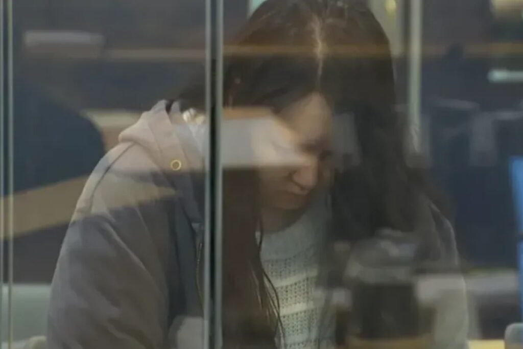 mae-e-condenada-a-prisao-perpetua-por-matar-filhos-e-guardar-corpos-em-malas