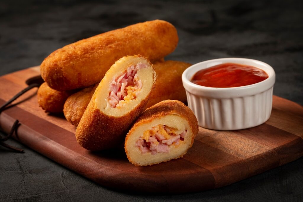 petisco-irresistivel:-risole-de-presunto-e-queijo-com-massa-crocante