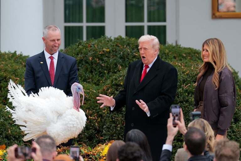 trump-da-indulto-a-perus,-mas-nao-perdoa-“canetada”-de-biden.-entenda
