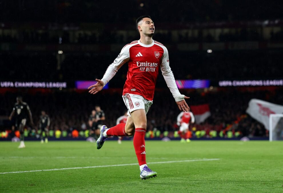 Arsenal vence Bayern com gol brasileiro e é líder da Champions League