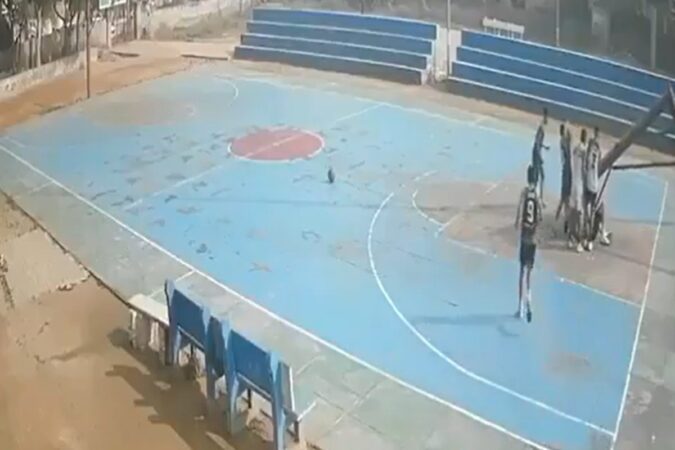 video:-jogador-de-16-anos-morre-esmagado-por-cesta-durante-treino-na-india