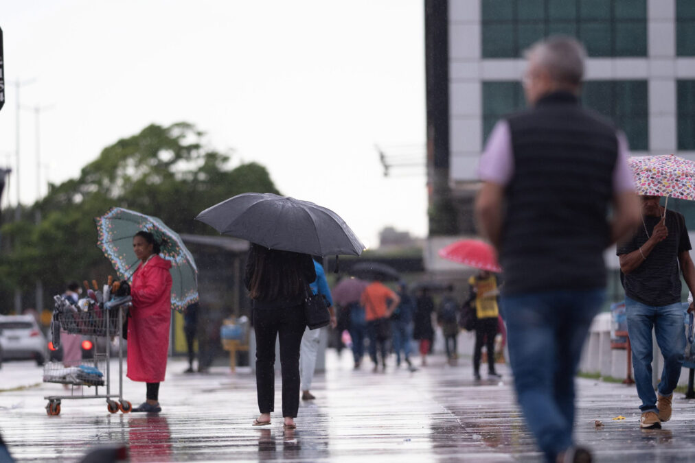 Frente fria avança e risco de temporais aumenta no país; veja previsão