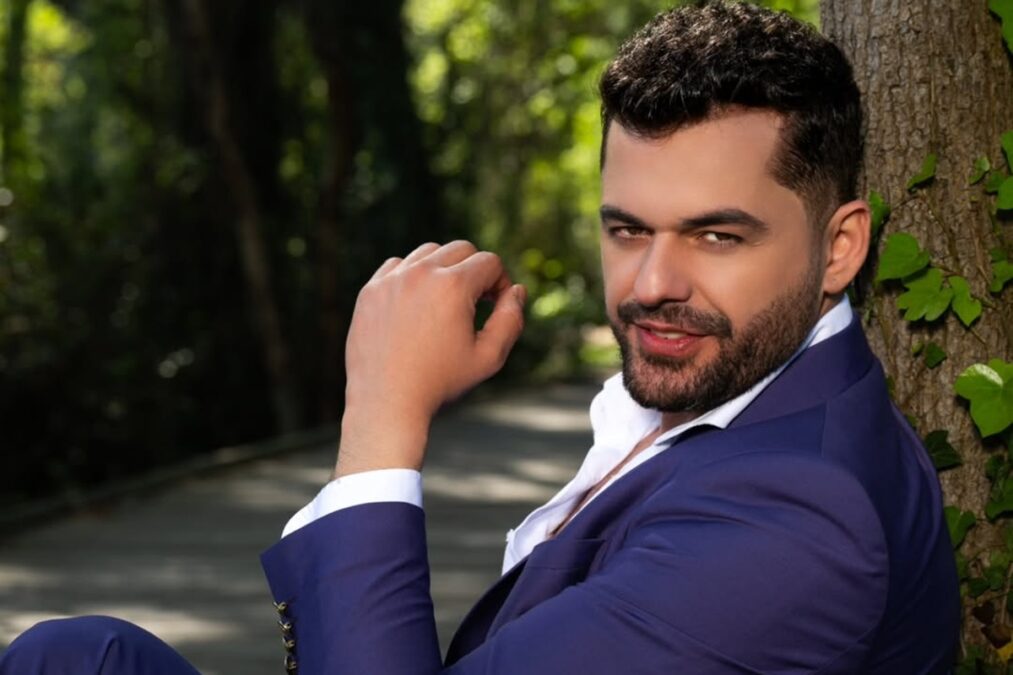 Cantor morre nos braços da esposa, que lamenta: “Espero te encontrar”