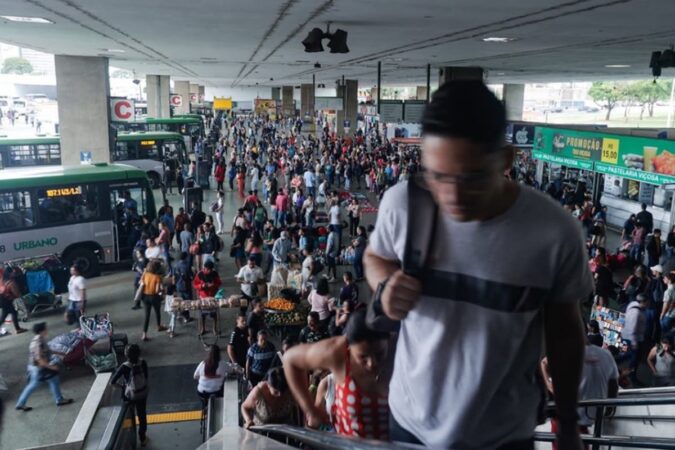 ibge:-homens-de-20-a-24-anos-morrem-3,7-vezes-mais-que-mulheres-no-df