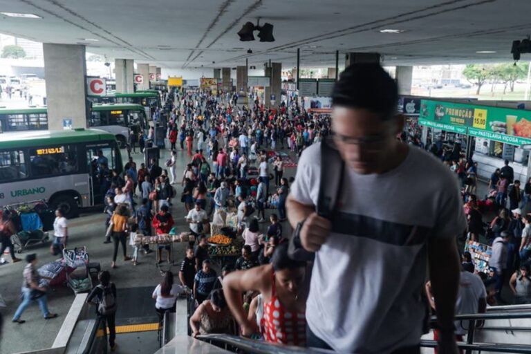 ibge:-homens-de-20-a-24-anos-morrem-3,7-vezes-mais-que-mulheres-no-df