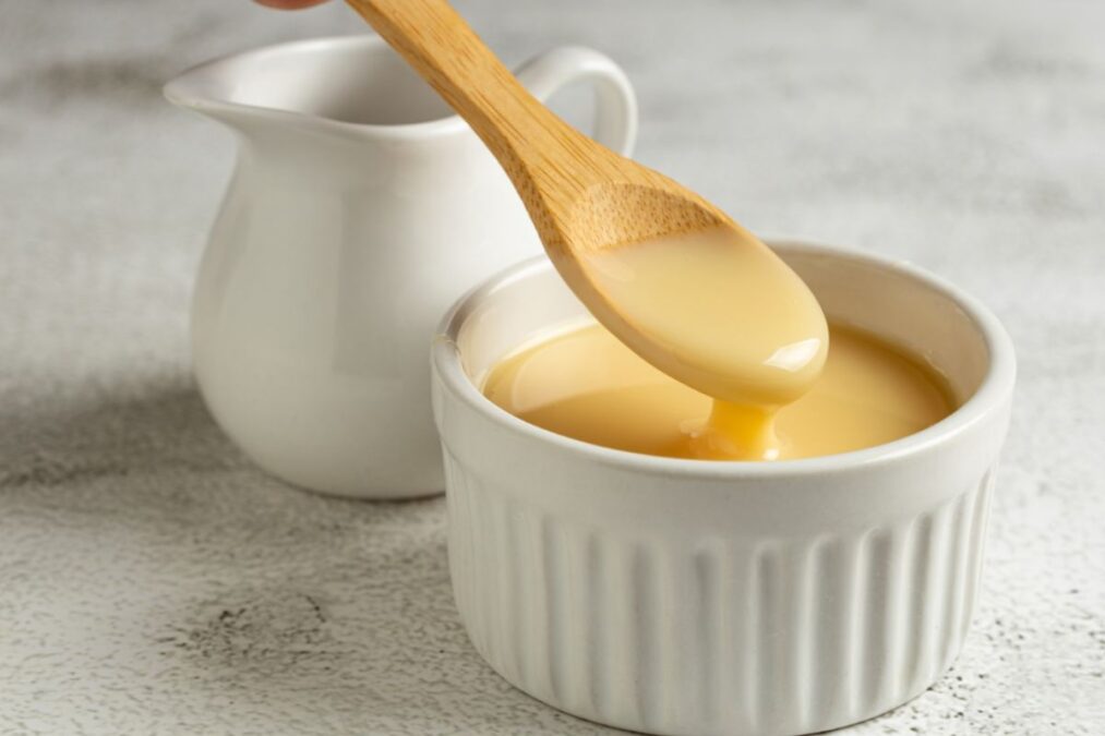 Faça em casa: leite condensado simples e delicioso com 3 ingredientes