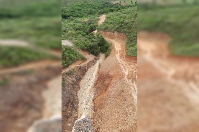novo-desabamento-de-lixao-atingiu-corrego-e-contaminou-agua