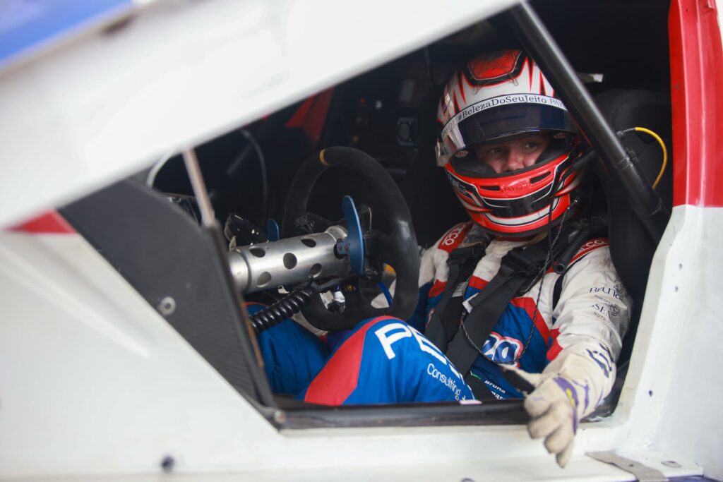 bruna-tomaselli-reforca-a-forca-das-mulheres-no-grid:-“e-para-todos”