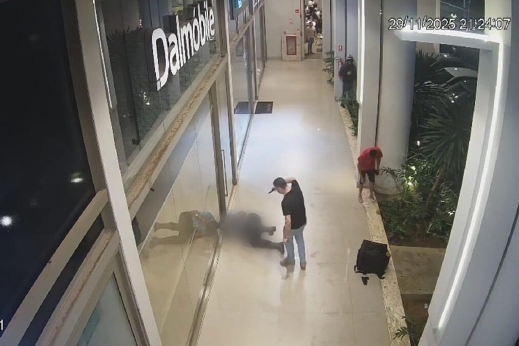 Motorista de carro de luxo mata vigia após ser confrontado em shopping