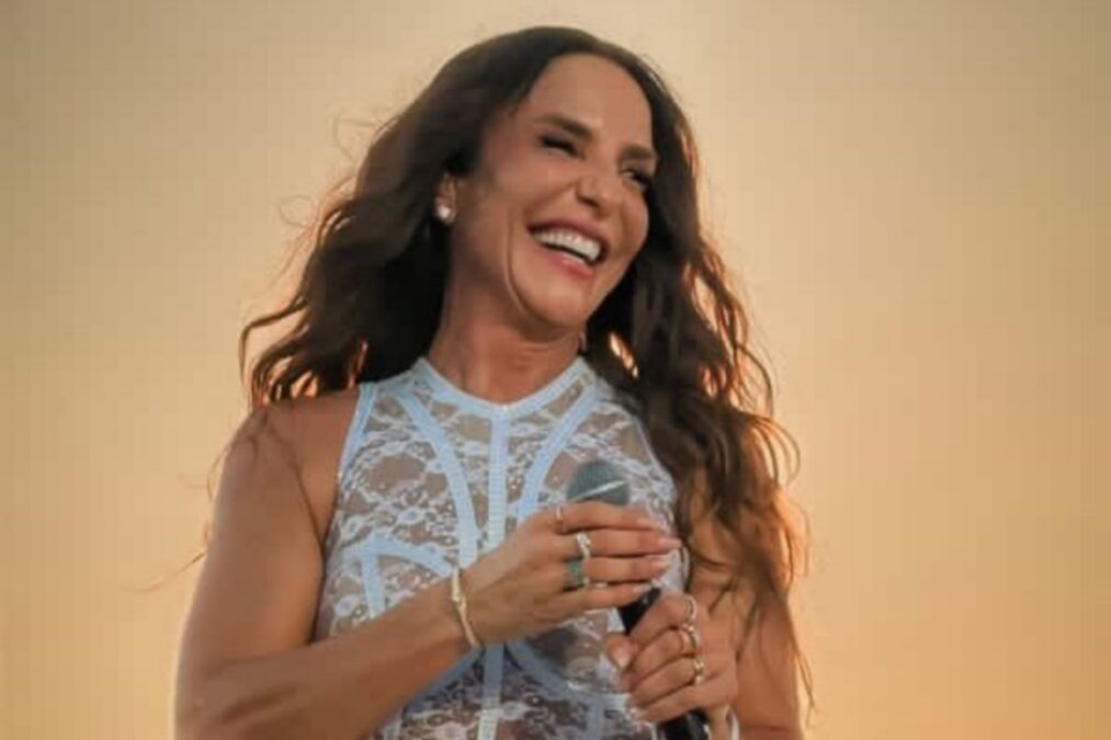 Ivete Sangalo retorna aos palcos dias após anunciar separação