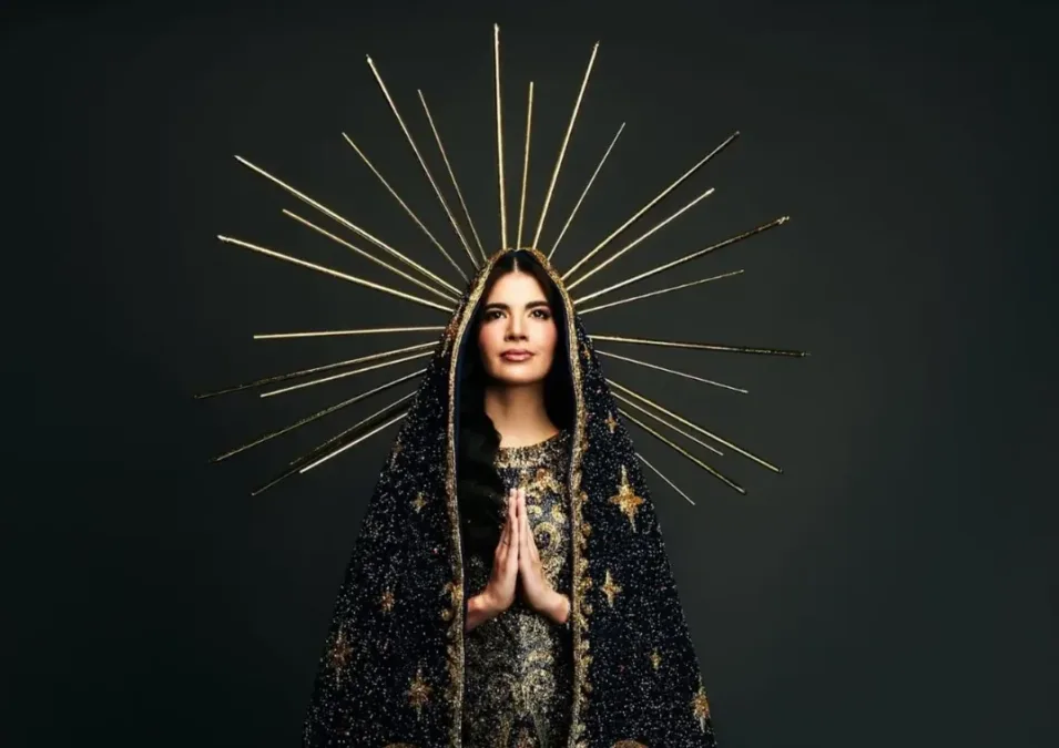 Miss Brasil emociona ao homenagear Nossa Senhora Aparecida no Miss Universo 2025
