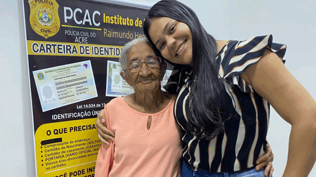 Aos 102 anos, dona Maria inspira outros cidadãos a manter sua documentação em dia. Foto: cedida