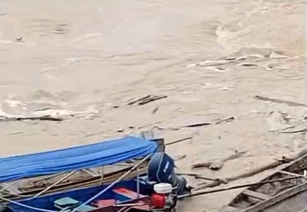 Repiquete forte no Alto Purus provoca susto e quase arrasta posto flutuante em Boca do Acre