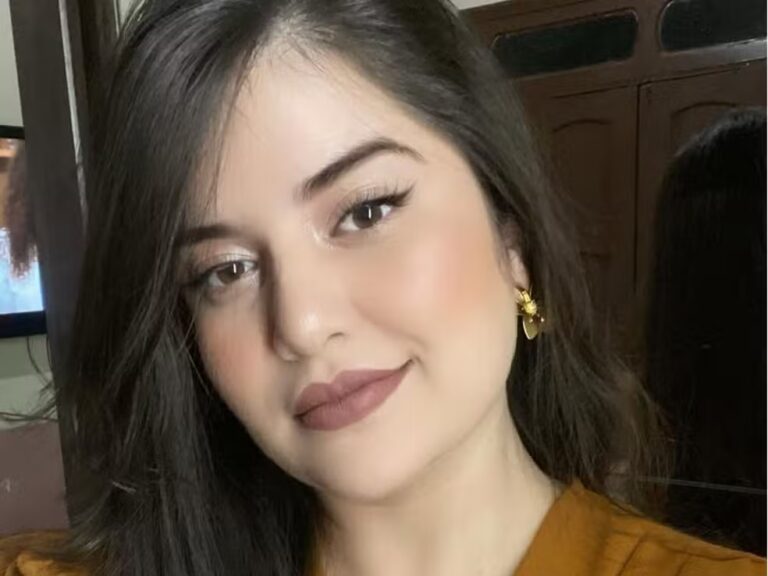 Mariana de Oliveira foi levada a Defla nesta segunda-feira (10) — Foto: Reprodução